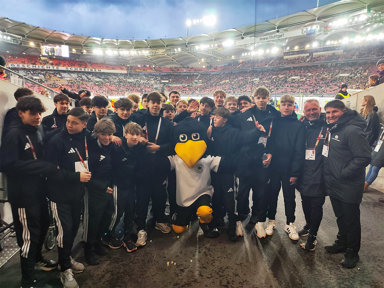 TV Nellingen - Jungs als Fahnenträger beim WM-Vorbereitungsspiel