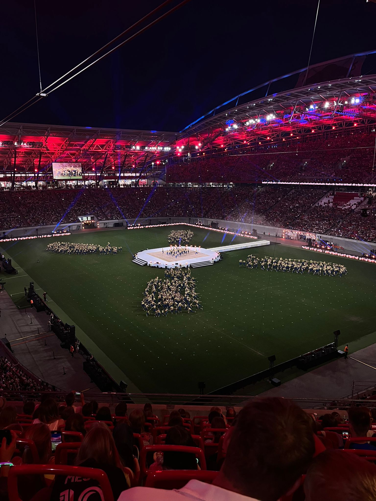 stadiongala.jpeg