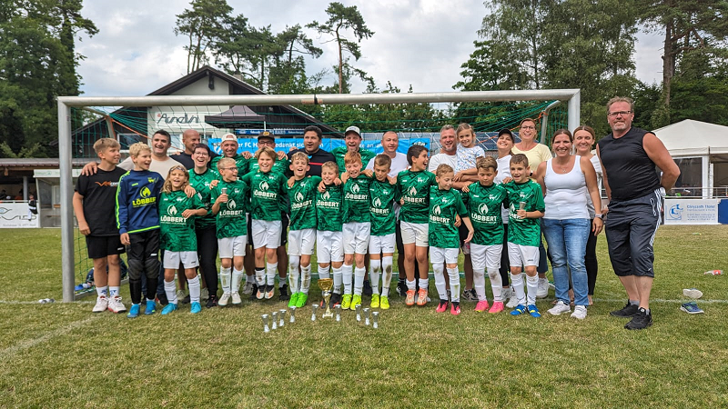 E1 (U11) bringt den Siegerpokal des Bodensee Cup nach Nellingen.